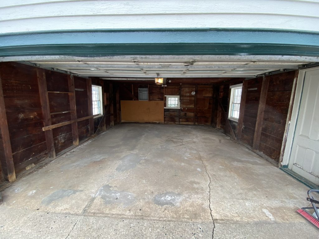 Garage completely cleared out after junk removal